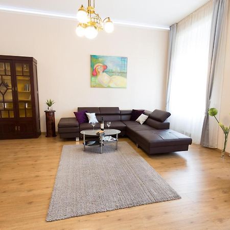 Elegant Apartment With Buda Castle View Будапеща Екстериор снимка