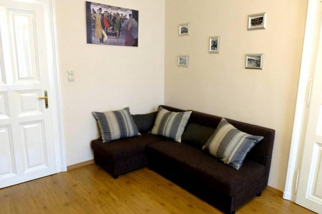 Elegant Apartment With Buda Castle View Будапеща Екстериор снимка