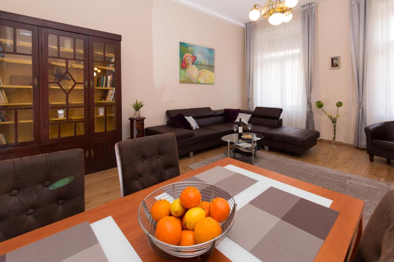 Elegant Apartment With Buda Castle View Будапеща Екстериор снимка