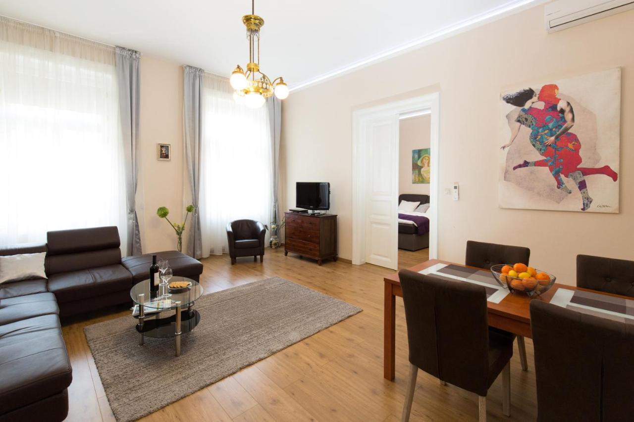 Elegant Apartment With Buda Castle View Будапеща Екстериор снимка