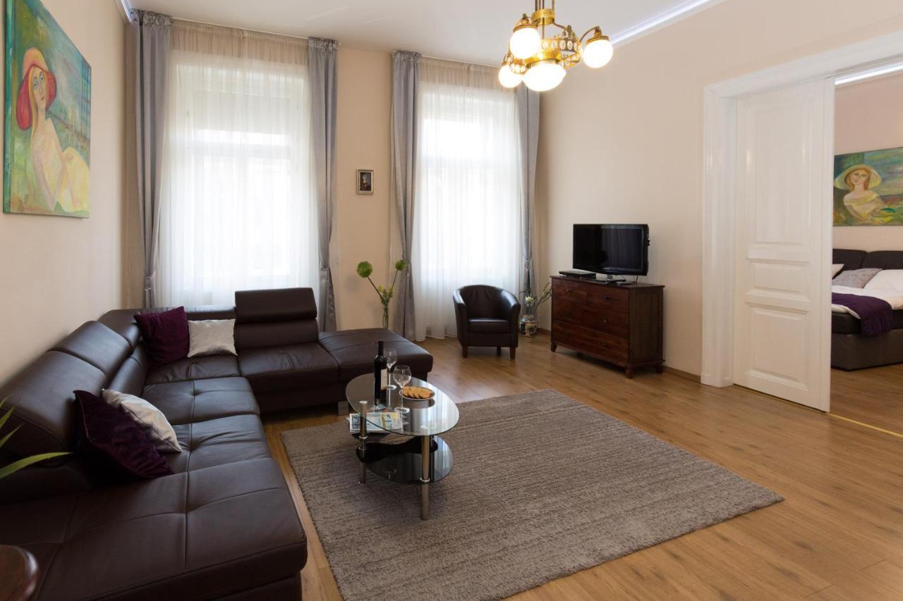 Elegant Apartment With Buda Castle View Будапеща Екстериор снимка