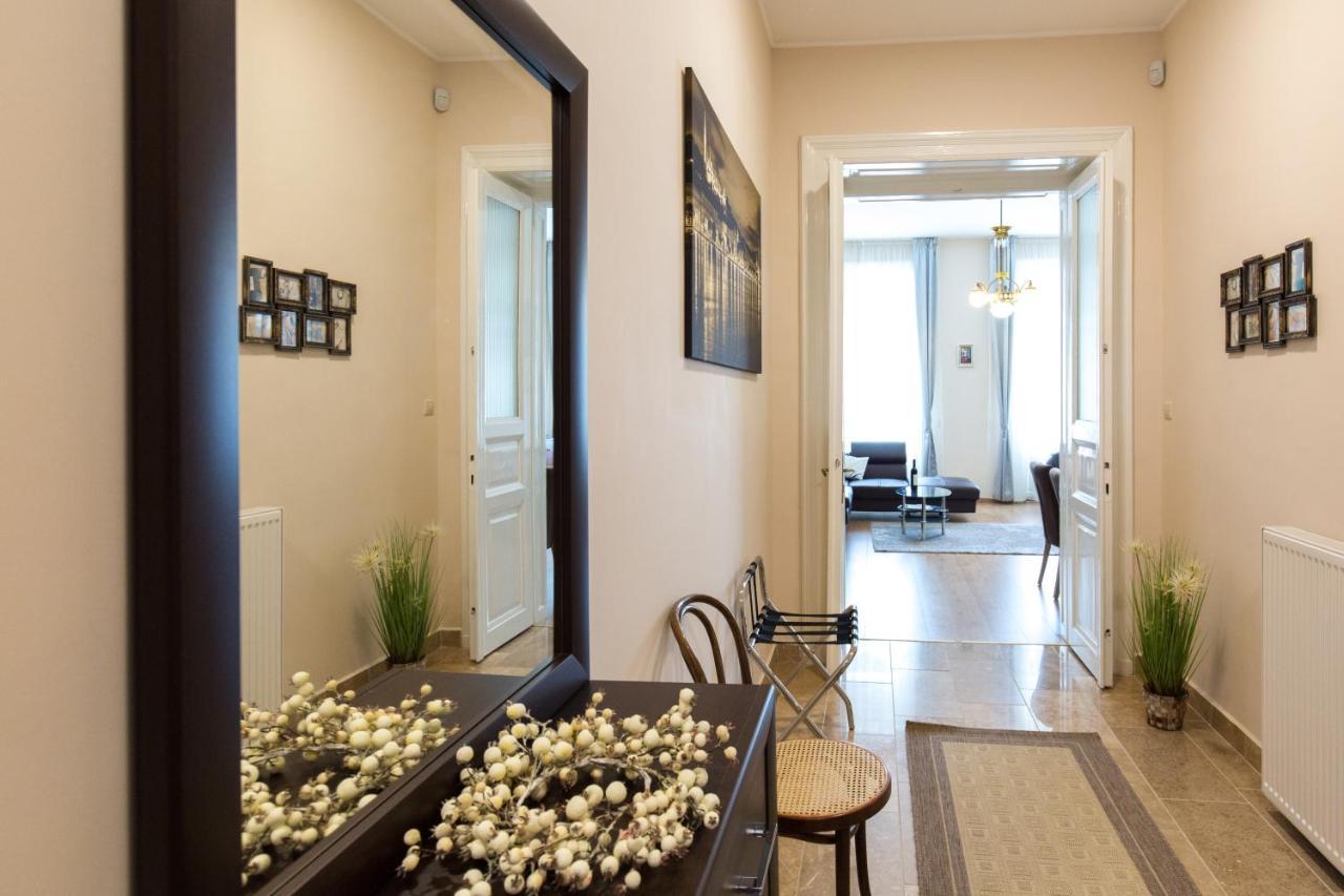 Elegant Apartment With Buda Castle View Будапеща Екстериор снимка